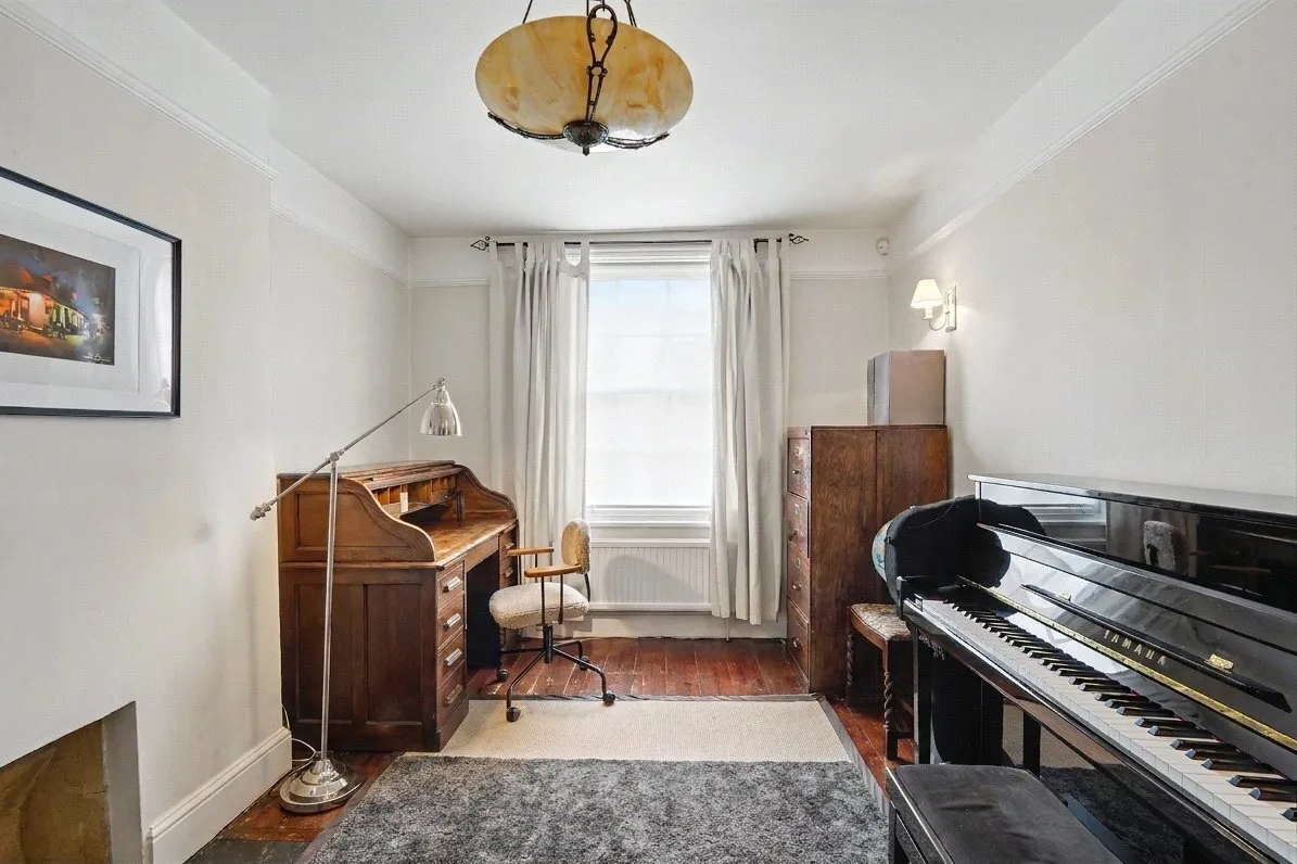 Church Street, Hampton, TW12, photo 5