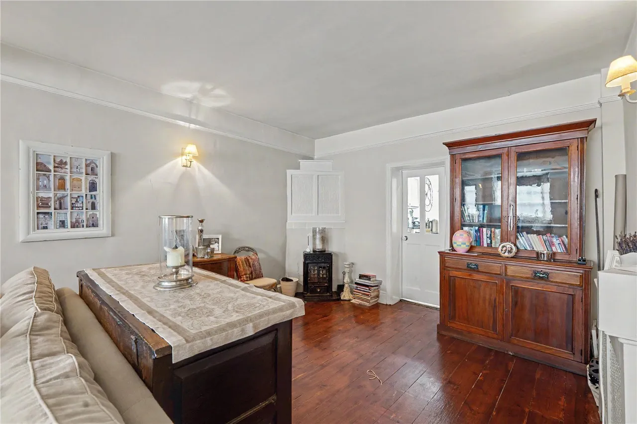 Church Street, Hampton, TW12, photo 4