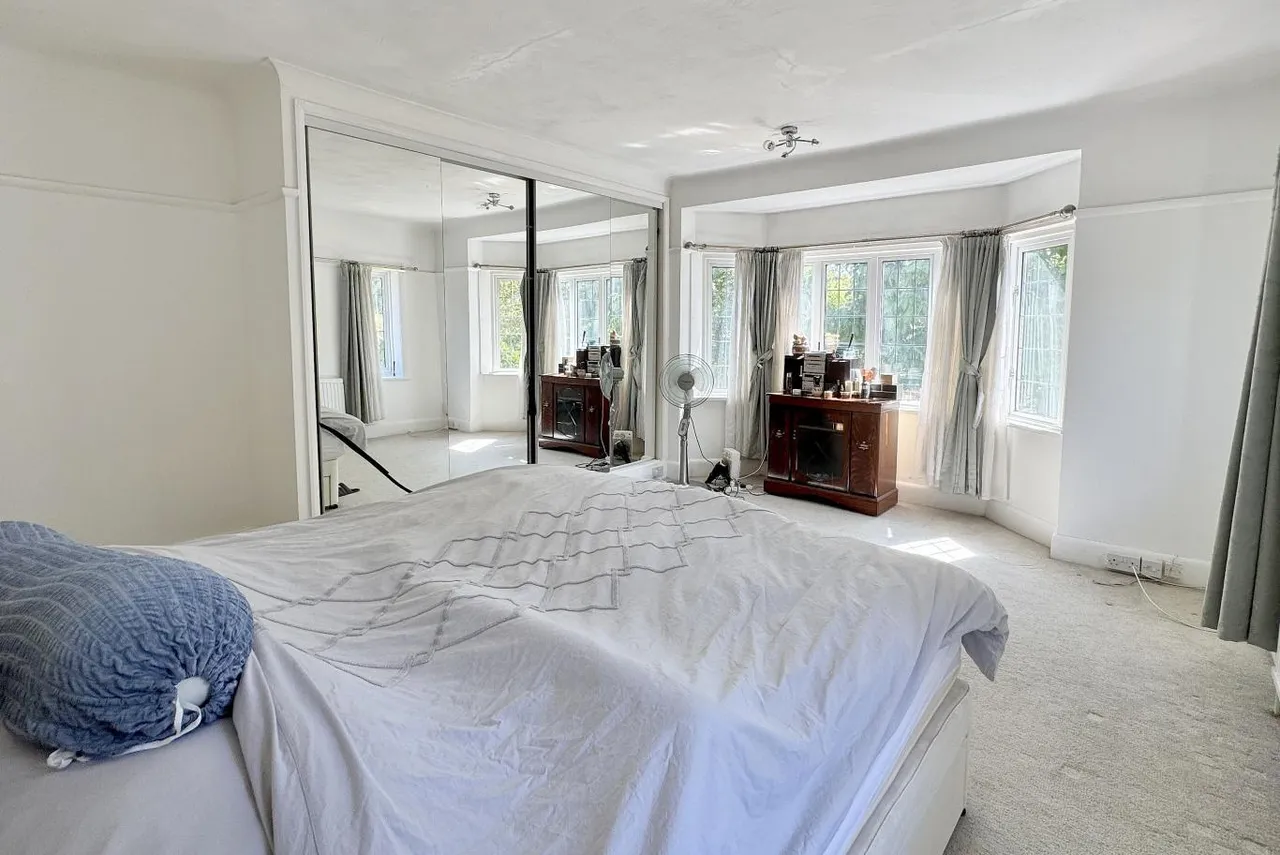 Thistlebarrow Road, BH7, photo 13