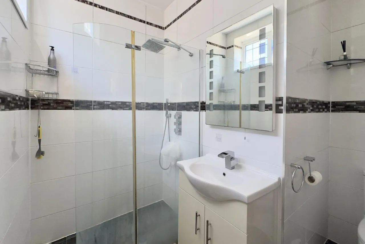 Thistlebarrow Road, BH7, photo 11