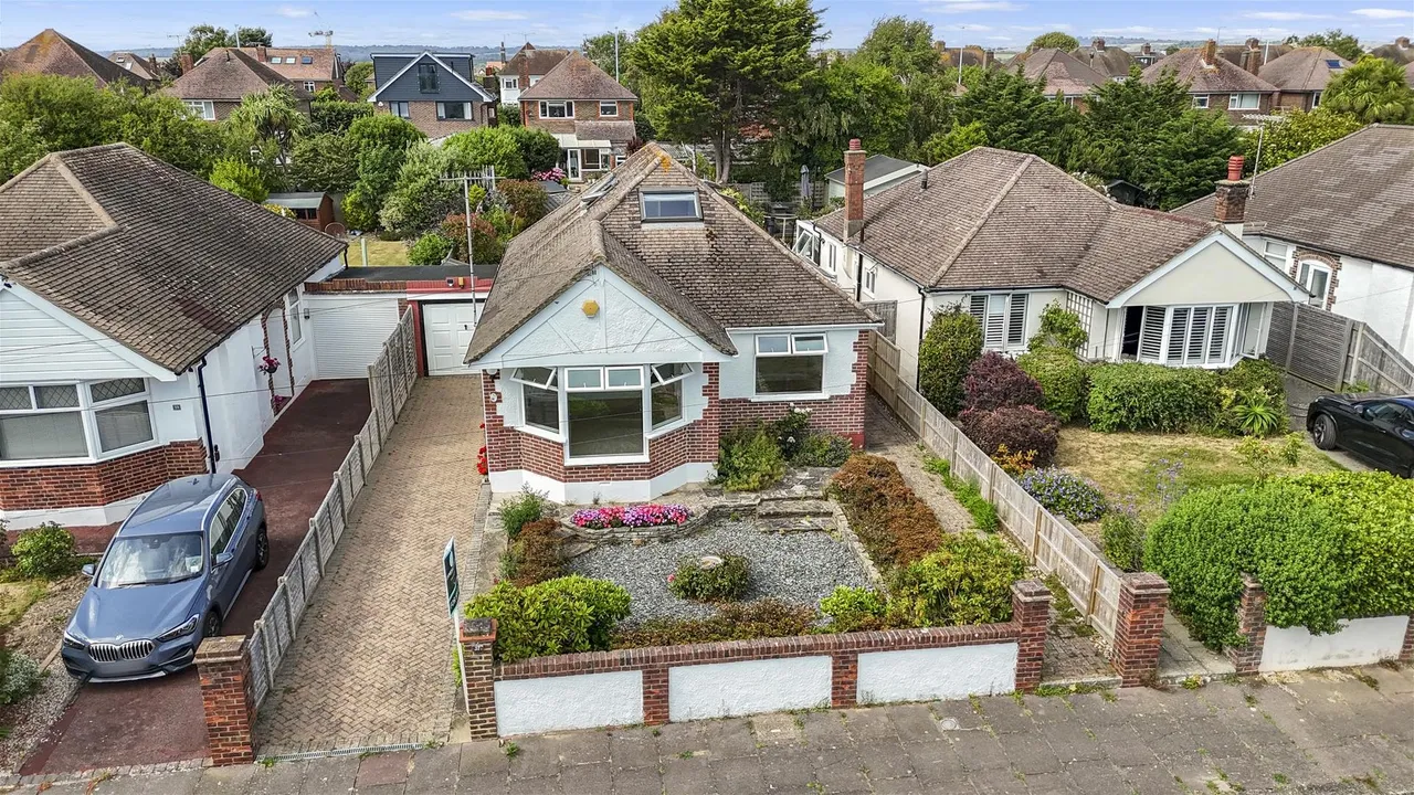 4 bed house for sale — Angus Road, Goring-By-Sea, Worthing