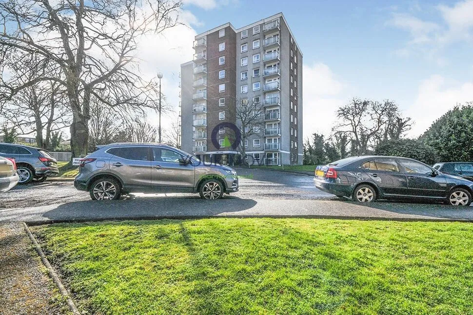 2 bed flat to rent, Basinghall Gardens, Sutton, SM2