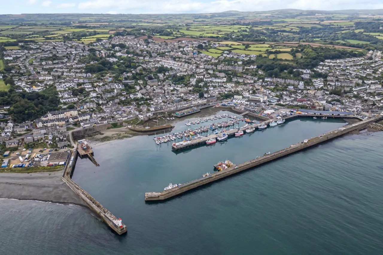 Chywoone Avenue, Newlyn, TR18, photo 27