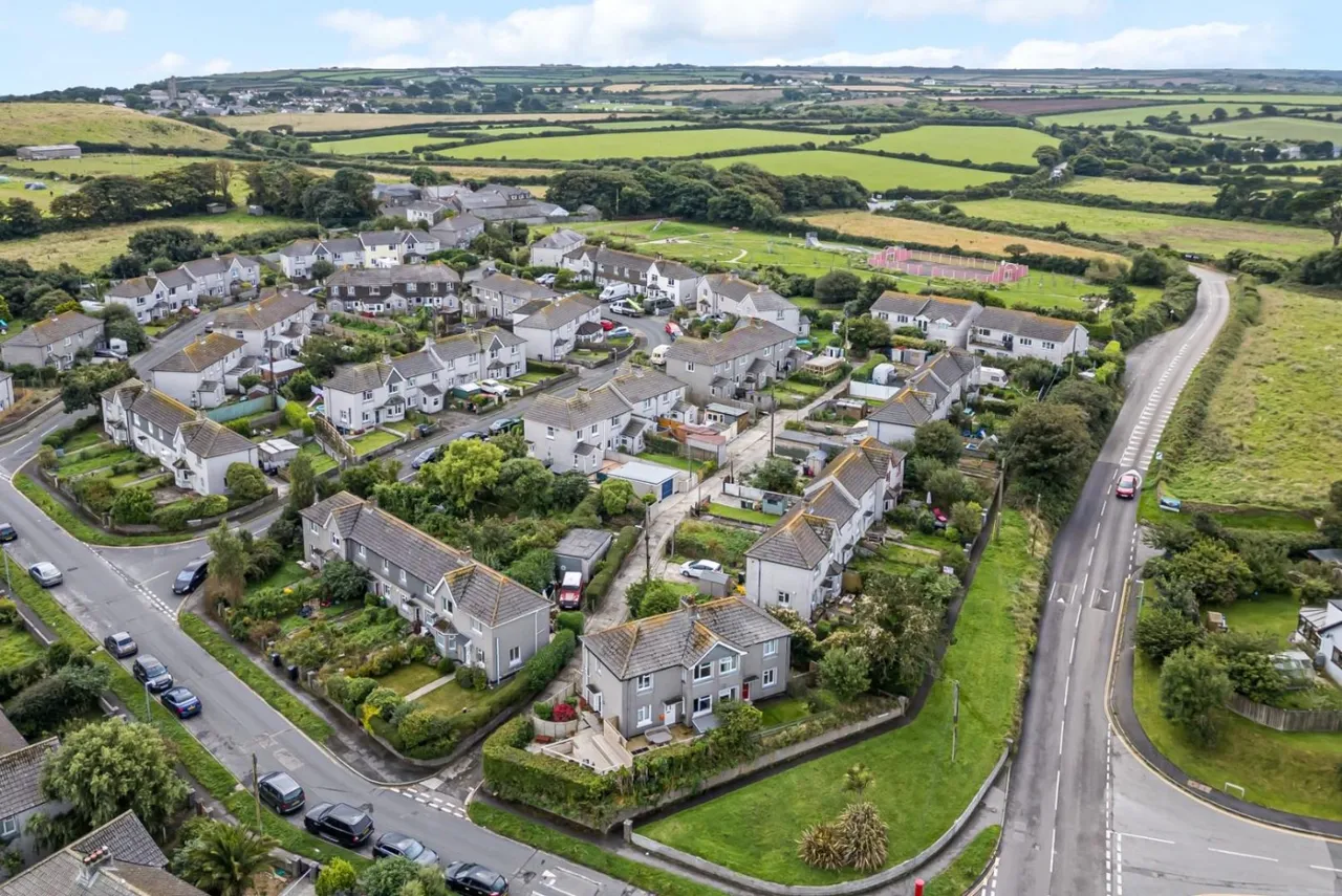 Chywoone Avenue, Newlyn, TR18, photo 23