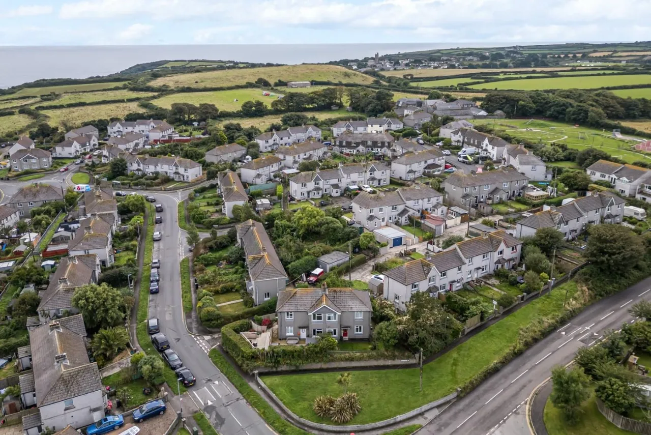 Chywoone Avenue, Newlyn, TR18, photo 25