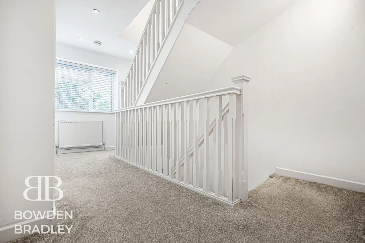 New North Road, Hainault, IG6, photo 36