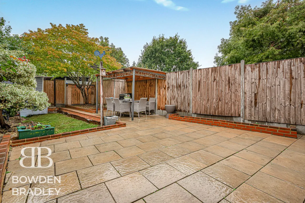 New North Road, Hainault, IG6, photo 24