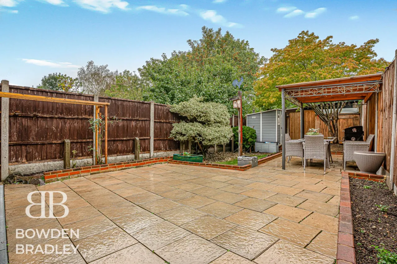 New North Road, Hainault, IG6, photo 49