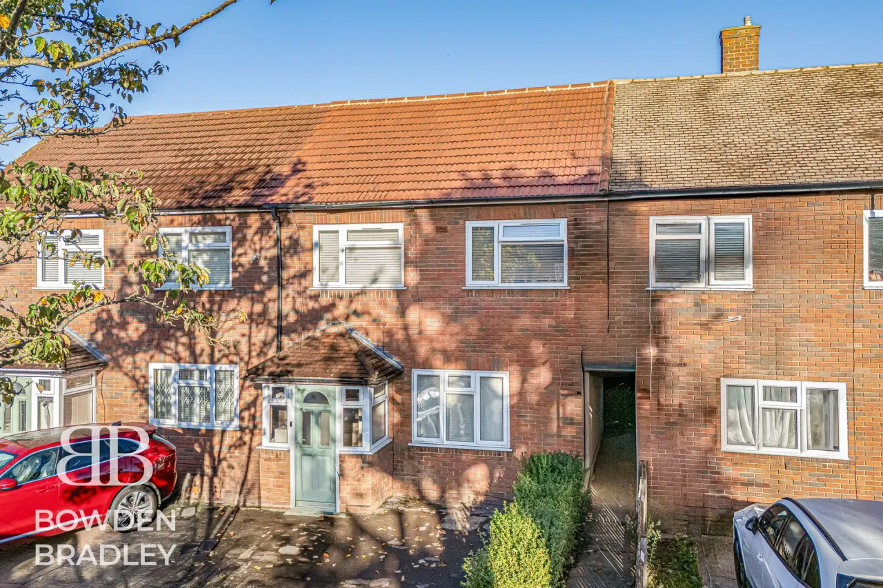 New North Road, Hainault, IG6, photo 27