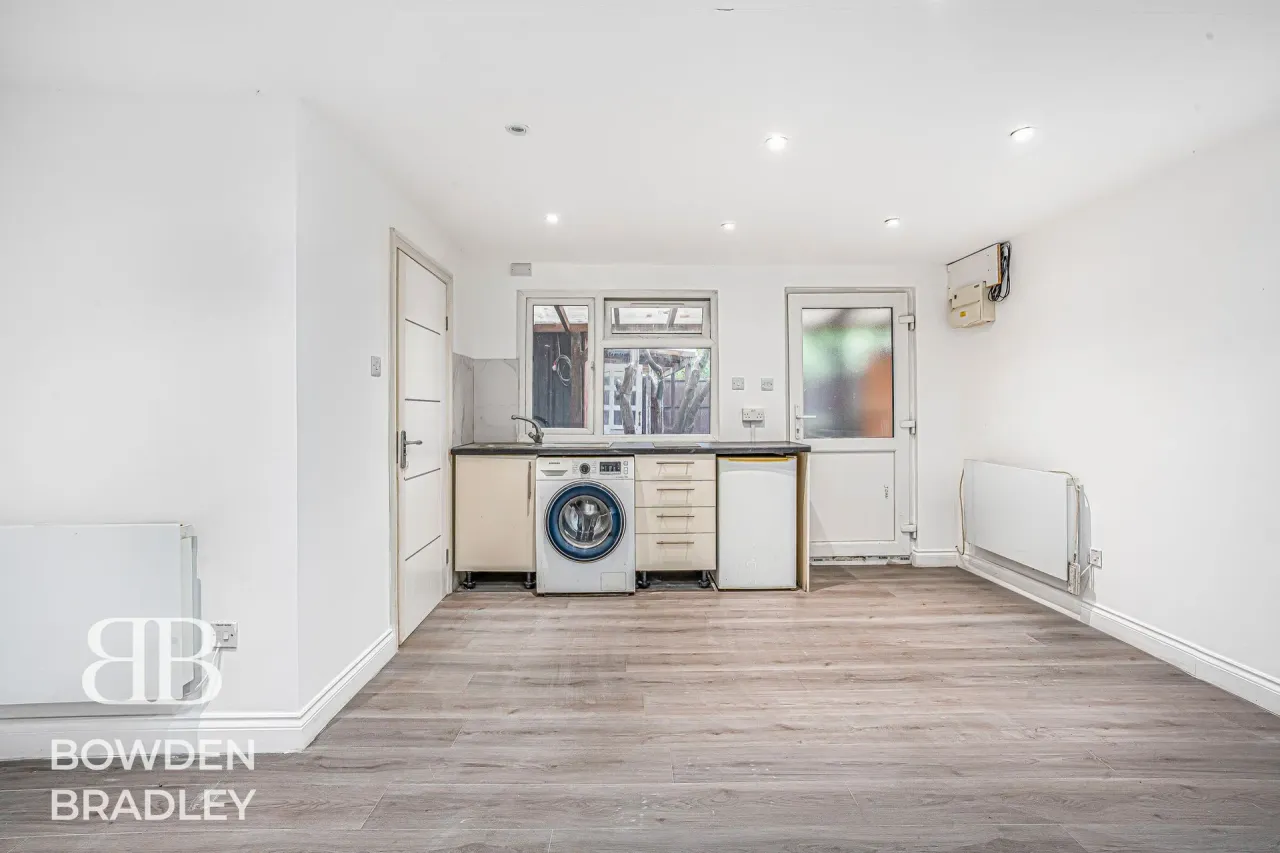 New North Road, Hainault, IG6, photo 20