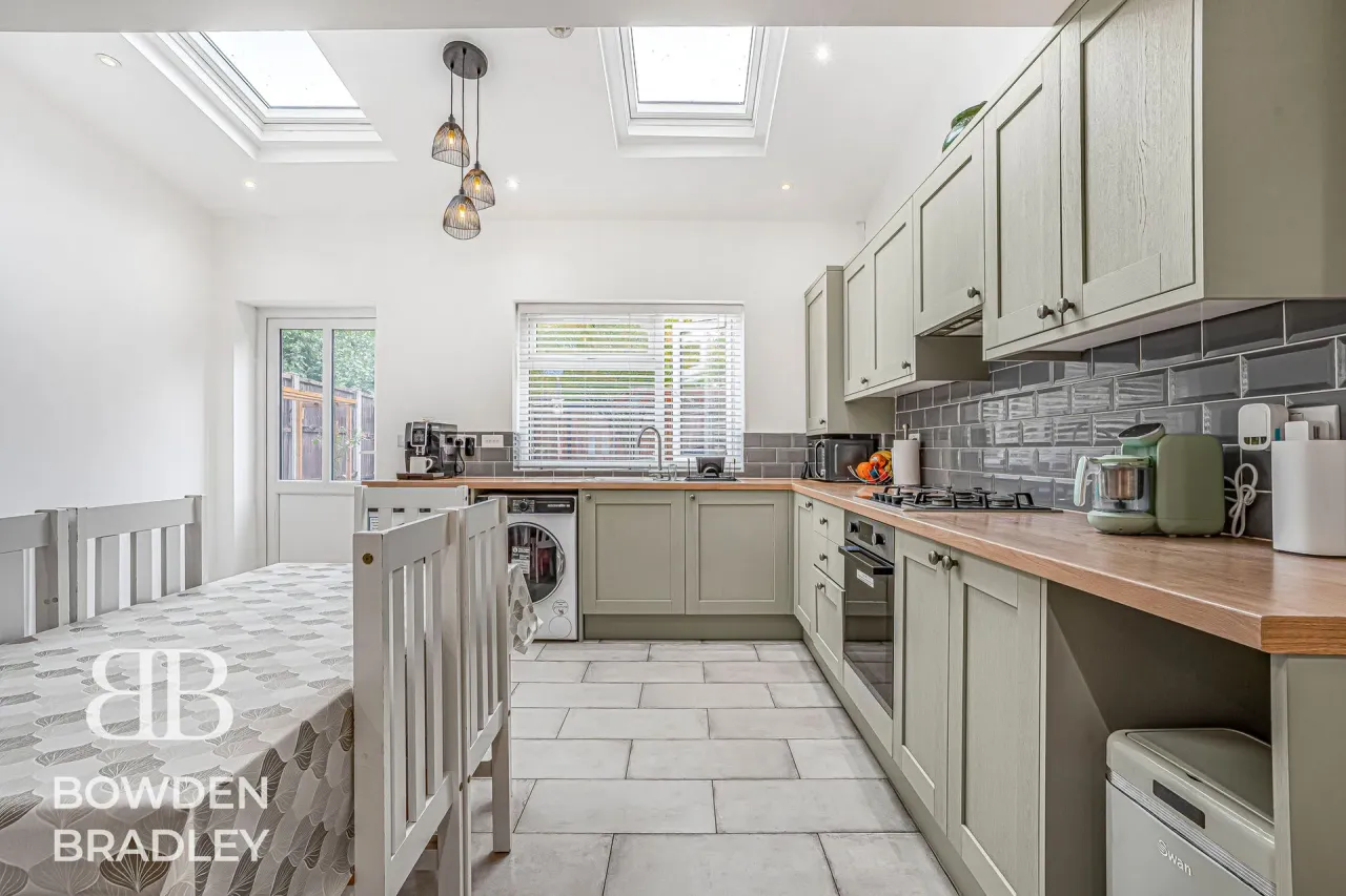 New North Road, Hainault, IG6, photo 34