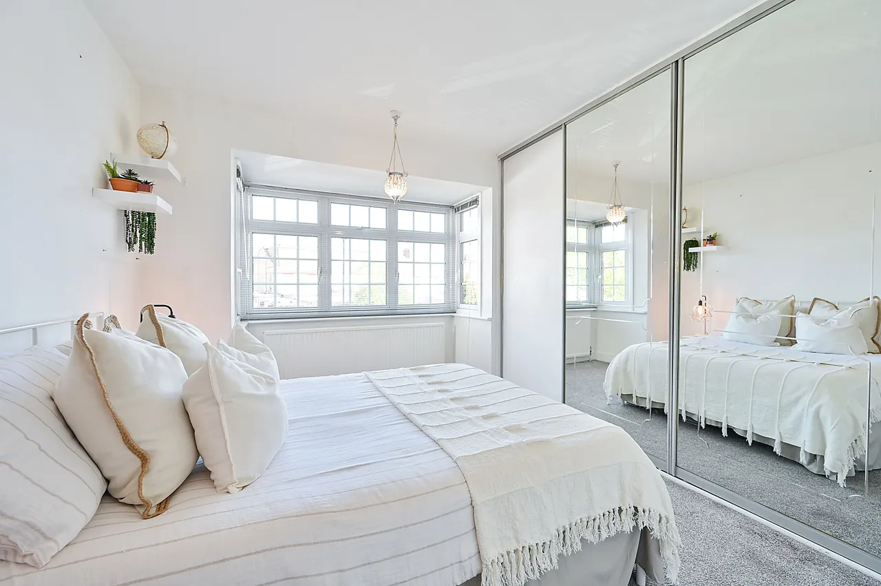 6 Burton Gardens, Hounslow, photo 7