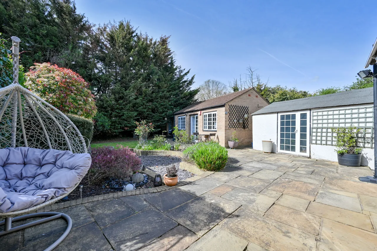6 Burton Gardens, Hounslow, photo 5