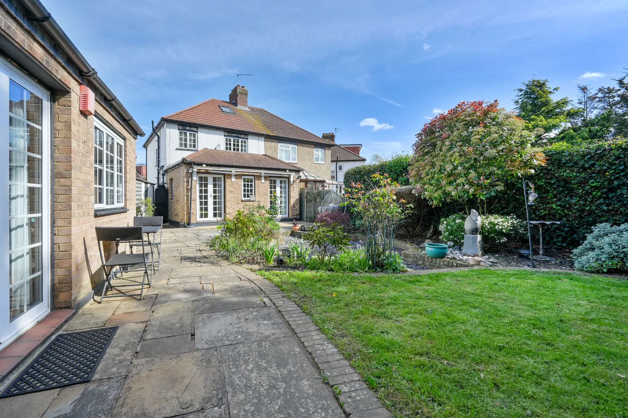 6 Burton Gardens, Hounslow, photo 6