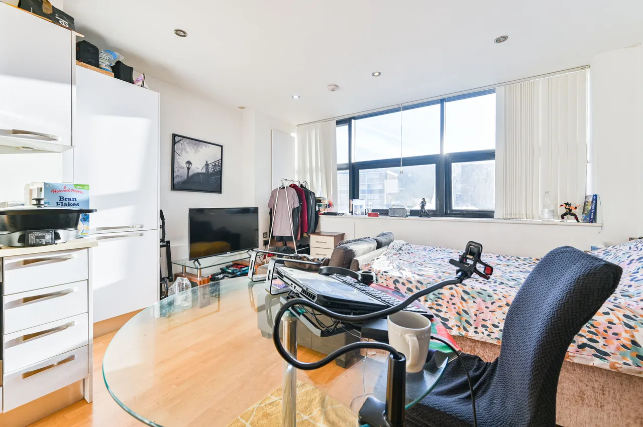 Harrow, HA2, photo 2