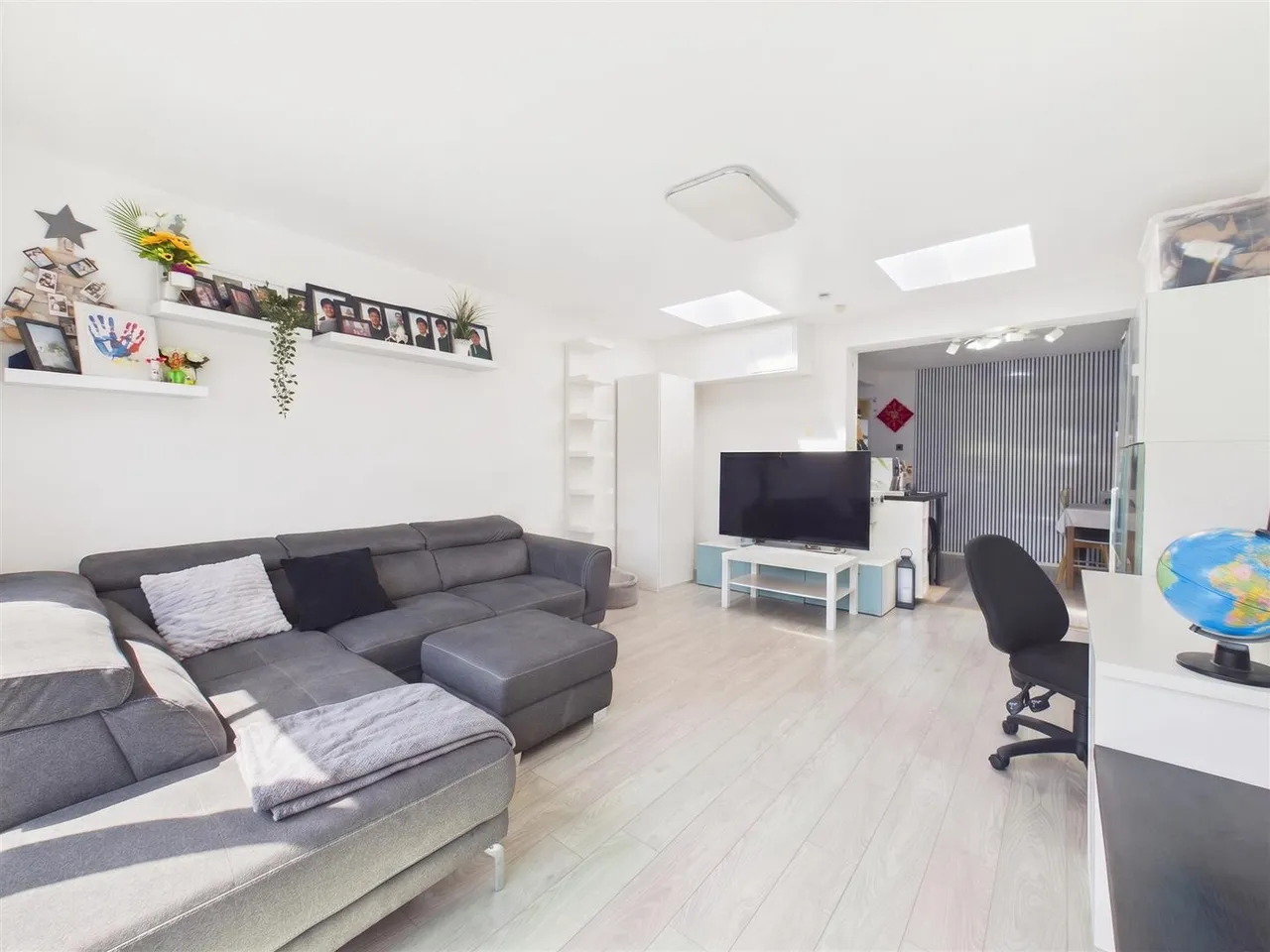 Gonville Crescent, Northolt, UB5 4SJ, photo 2