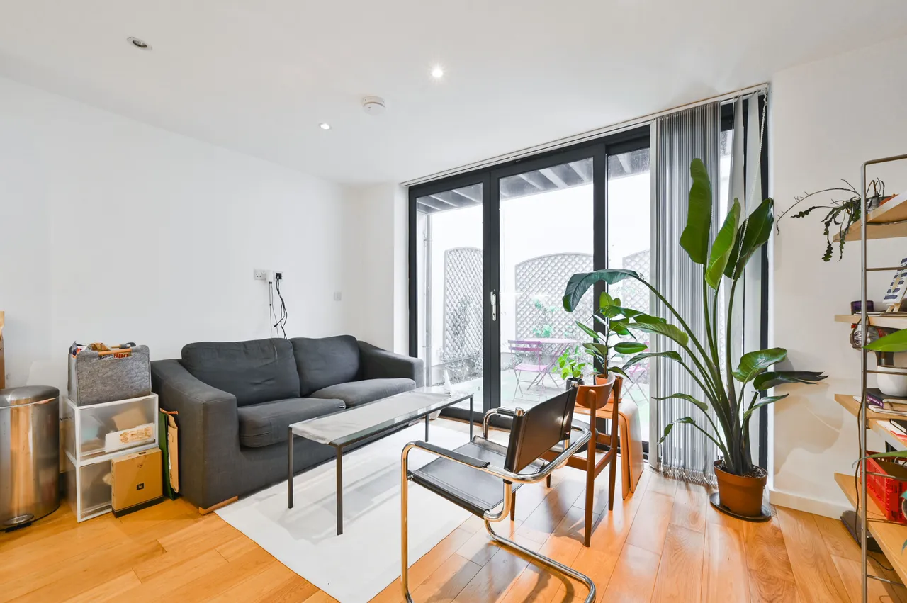 1 bed flat to rent — Flat 5, Lionswood, 349 Caledonian Road, London