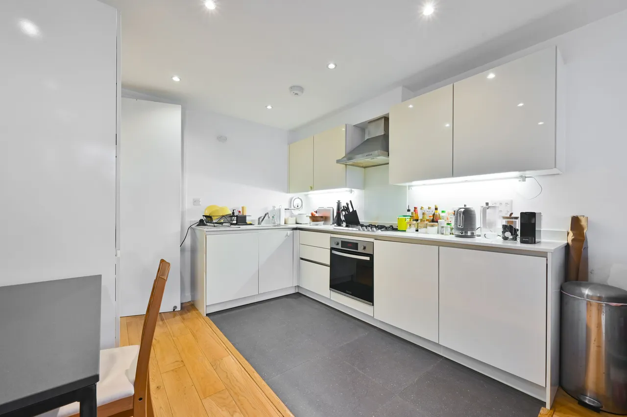 Flat 5, Lionswood, 349 Caledonian Road, London, photo 9