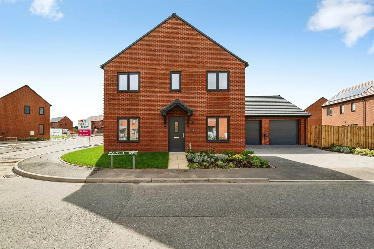 5 bed house for sale, Eastwood, Bradwell, NR31