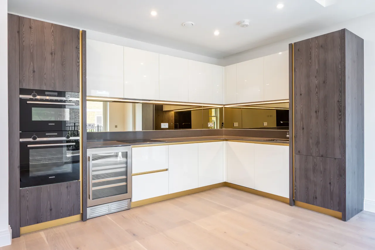 London, SW20, photo 2