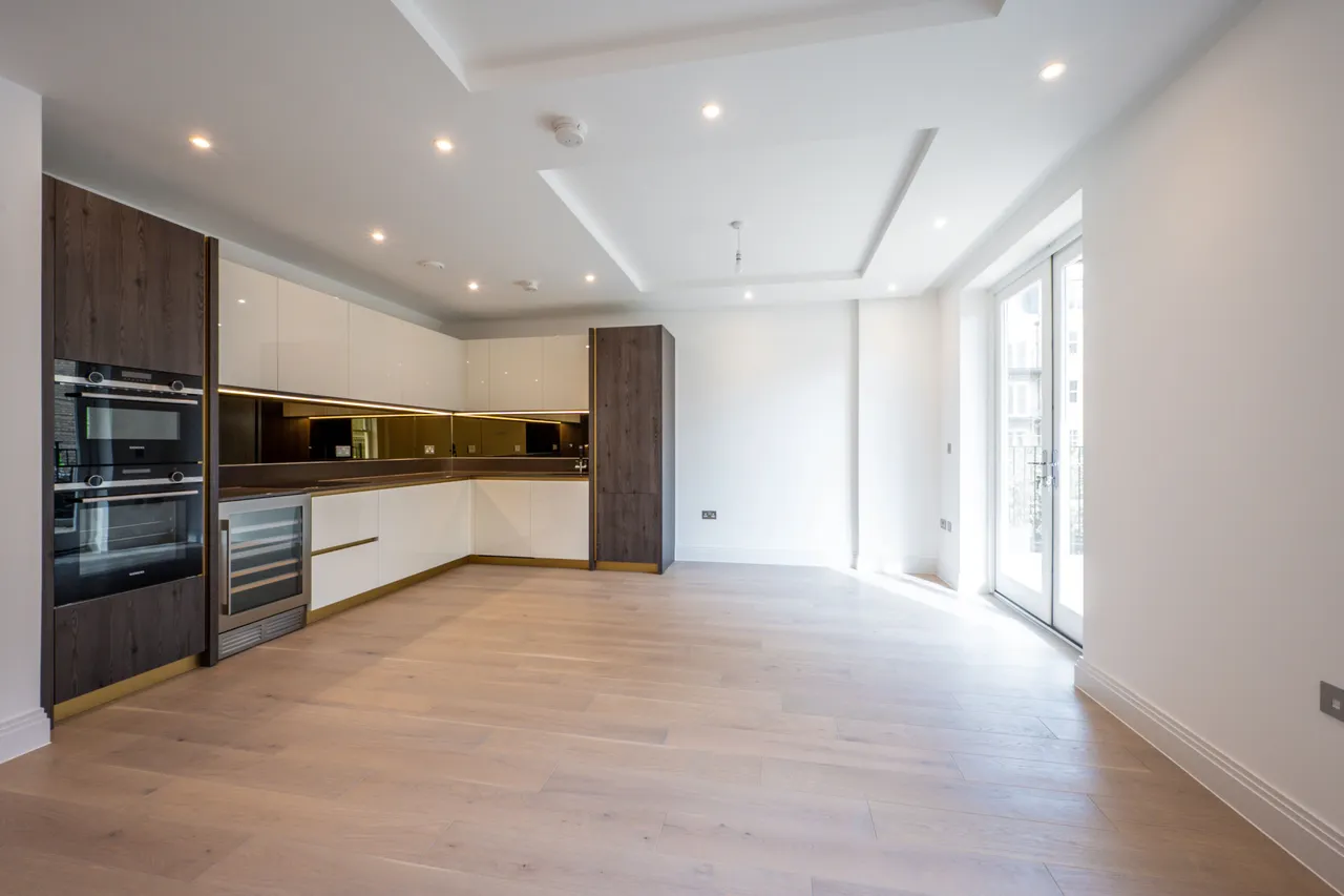 London, SW20, photo 6