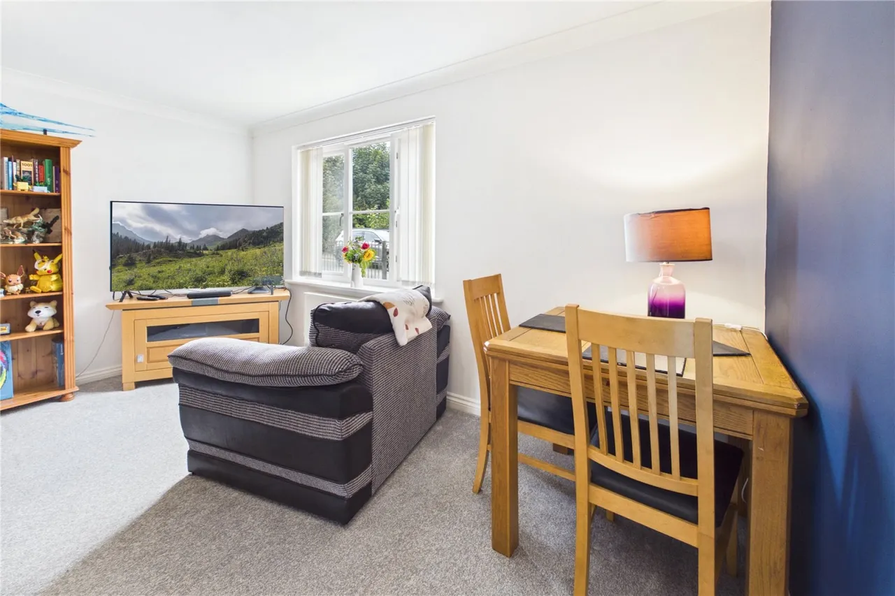 St. Michaels Road, Newbury, RG14, photo 5
