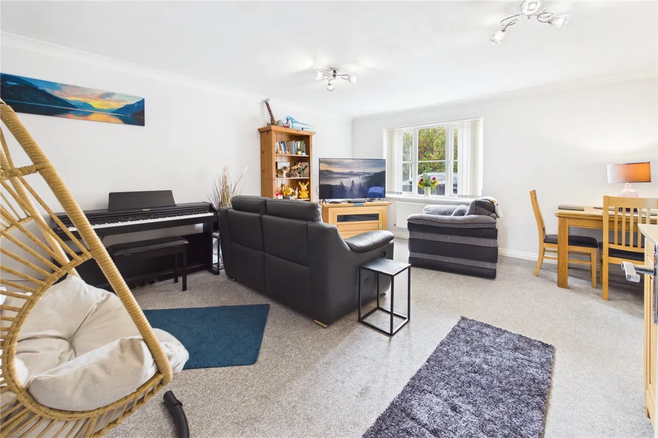 St. Michaels Road, Newbury, RG14, photo 6