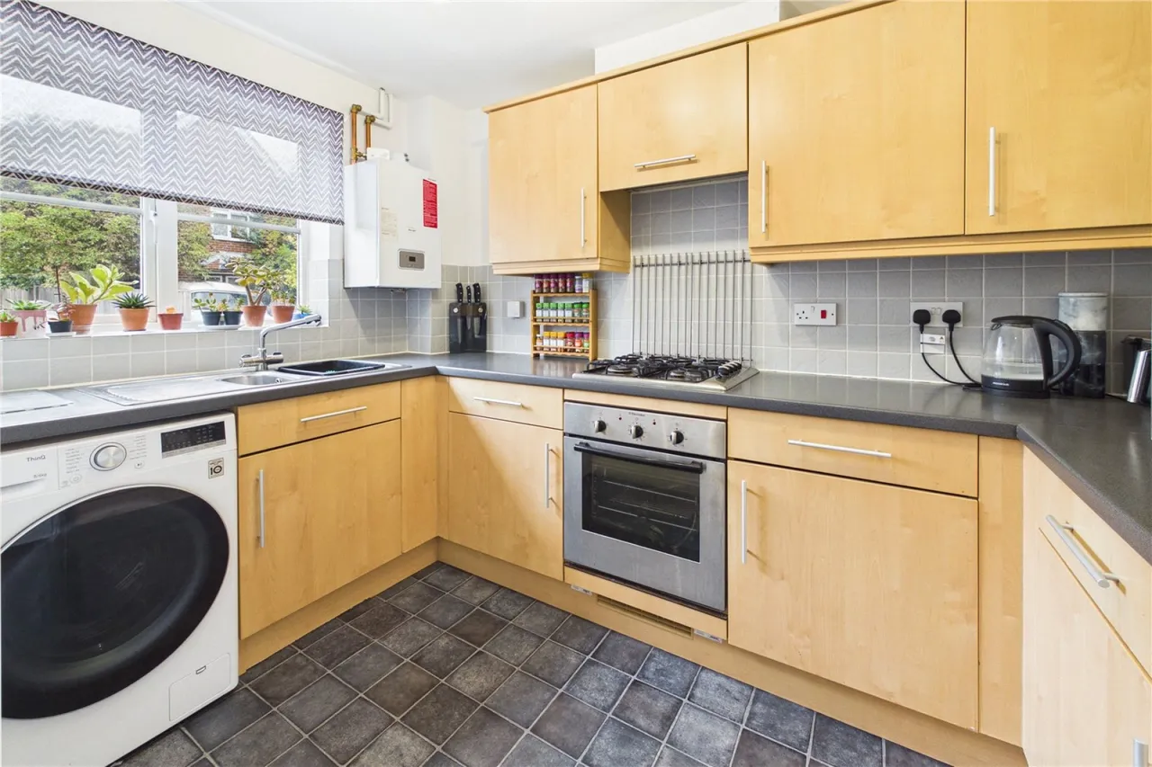 St. Michaels Road, Newbury, RG14, photo 7