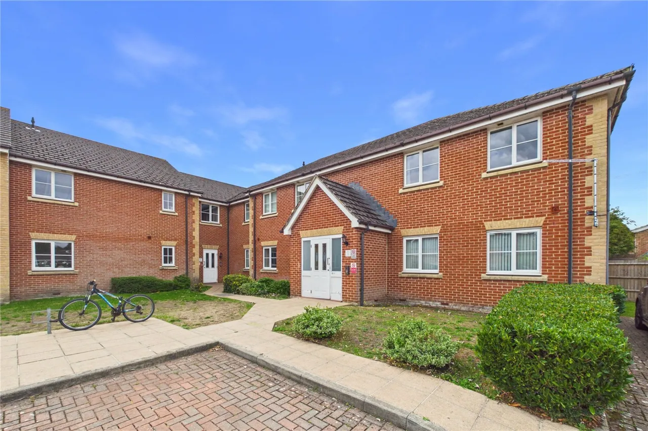 St. Michaels Road, Newbury, RG14, photo 14