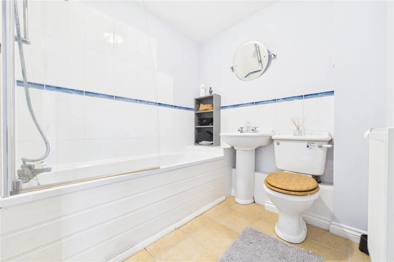 St. Michaels Road, Newbury, RG14, photo 13