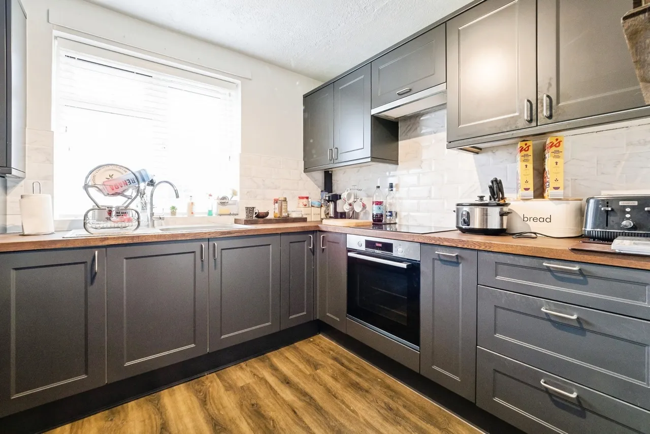 Diban Court, Diban Avenue, Hornchurch, RM12, photo 3