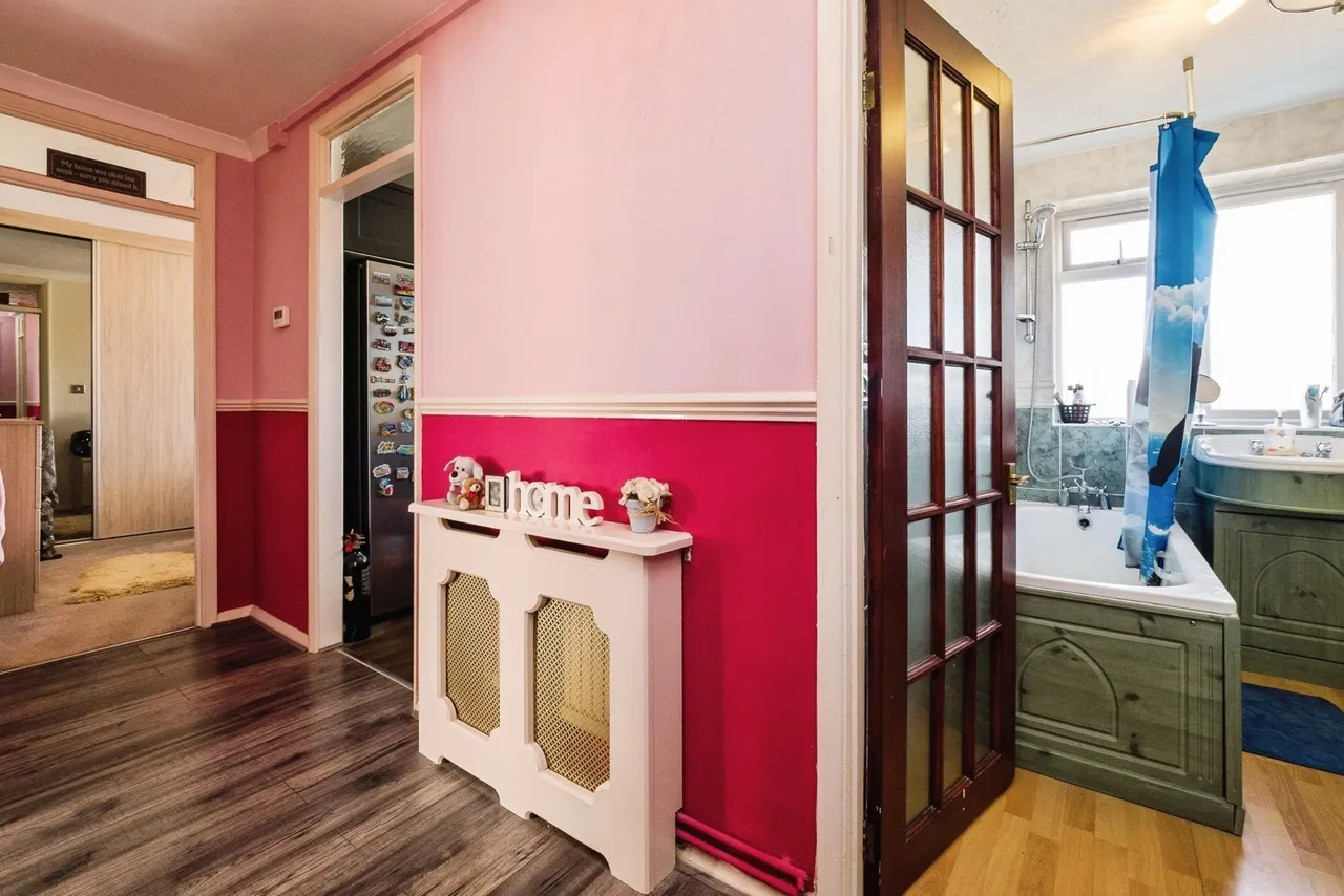 Diban Court, Diban Avenue, Hornchurch, RM12, photo 2