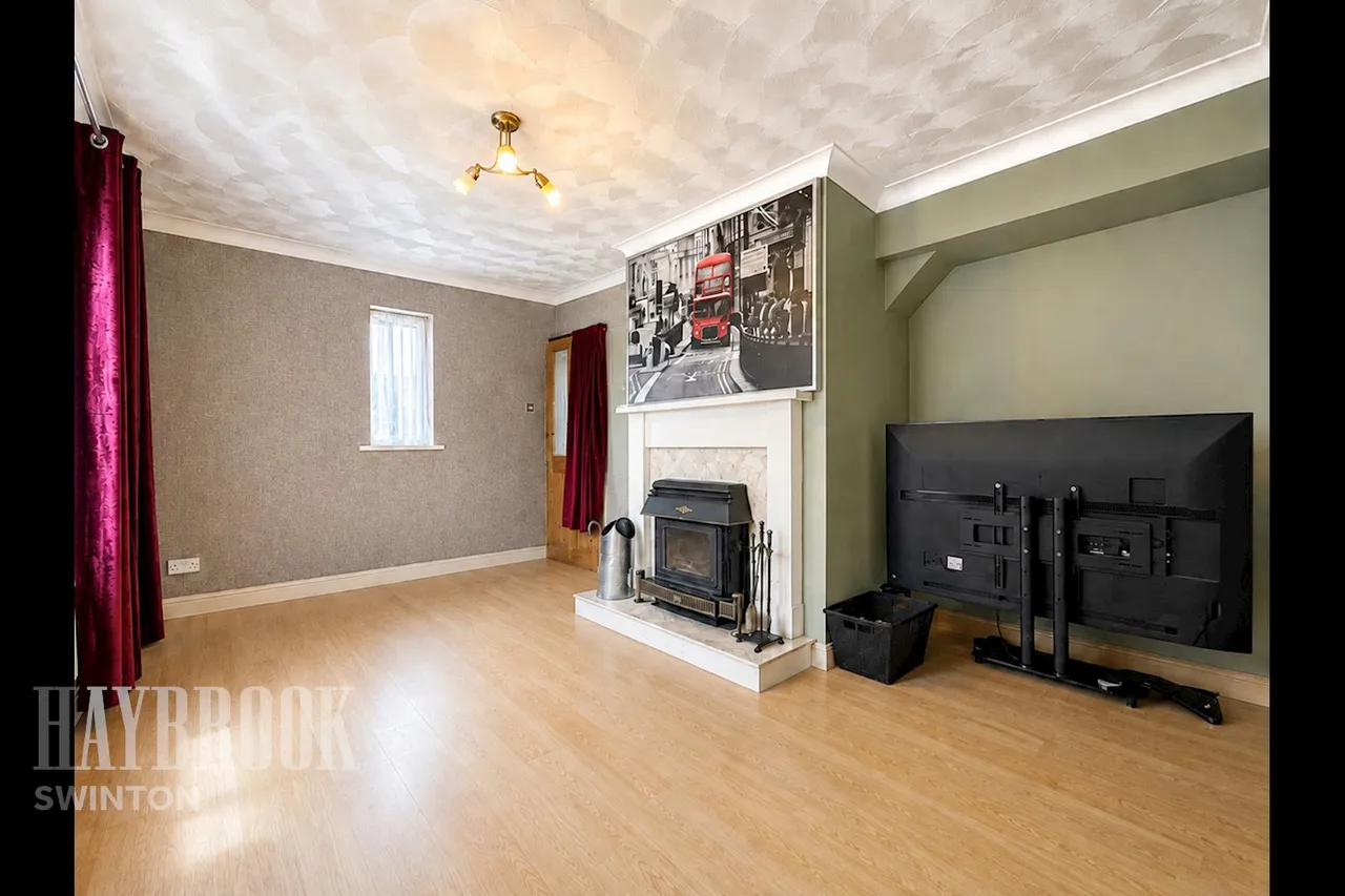 Reader Crescent, Mexborough, photo 5