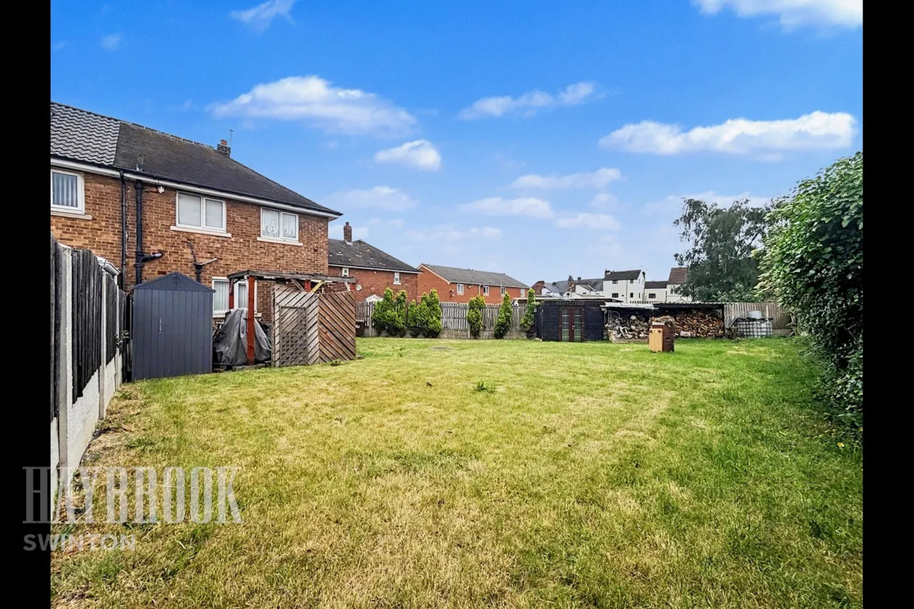 Reader Crescent, Mexborough, photo 13