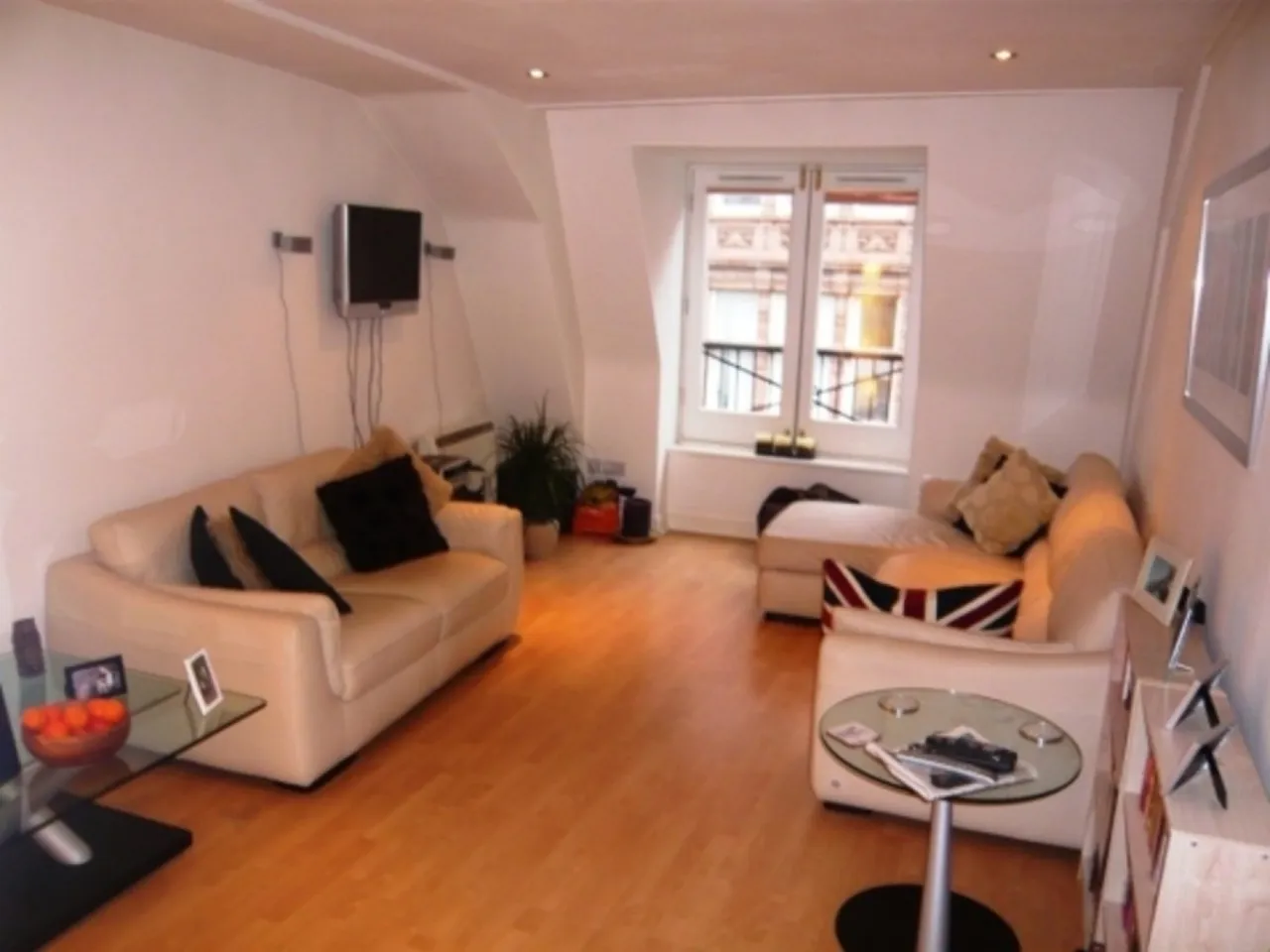 3 bed flat to rent — Sackville Place, Bombay Street, M1