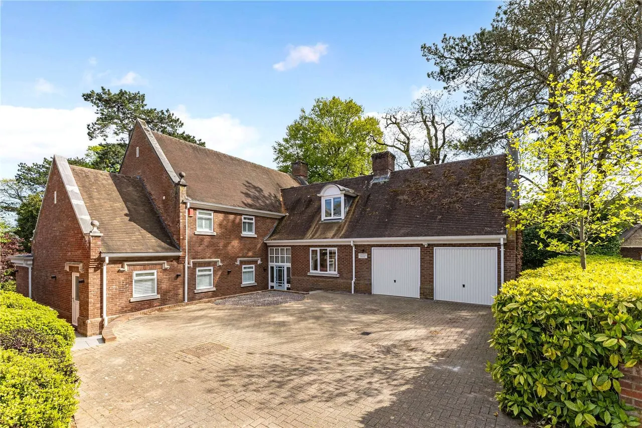 4 bed house for sale — Courtenay Road, Winchester, Hampshire, SO23 7ER
