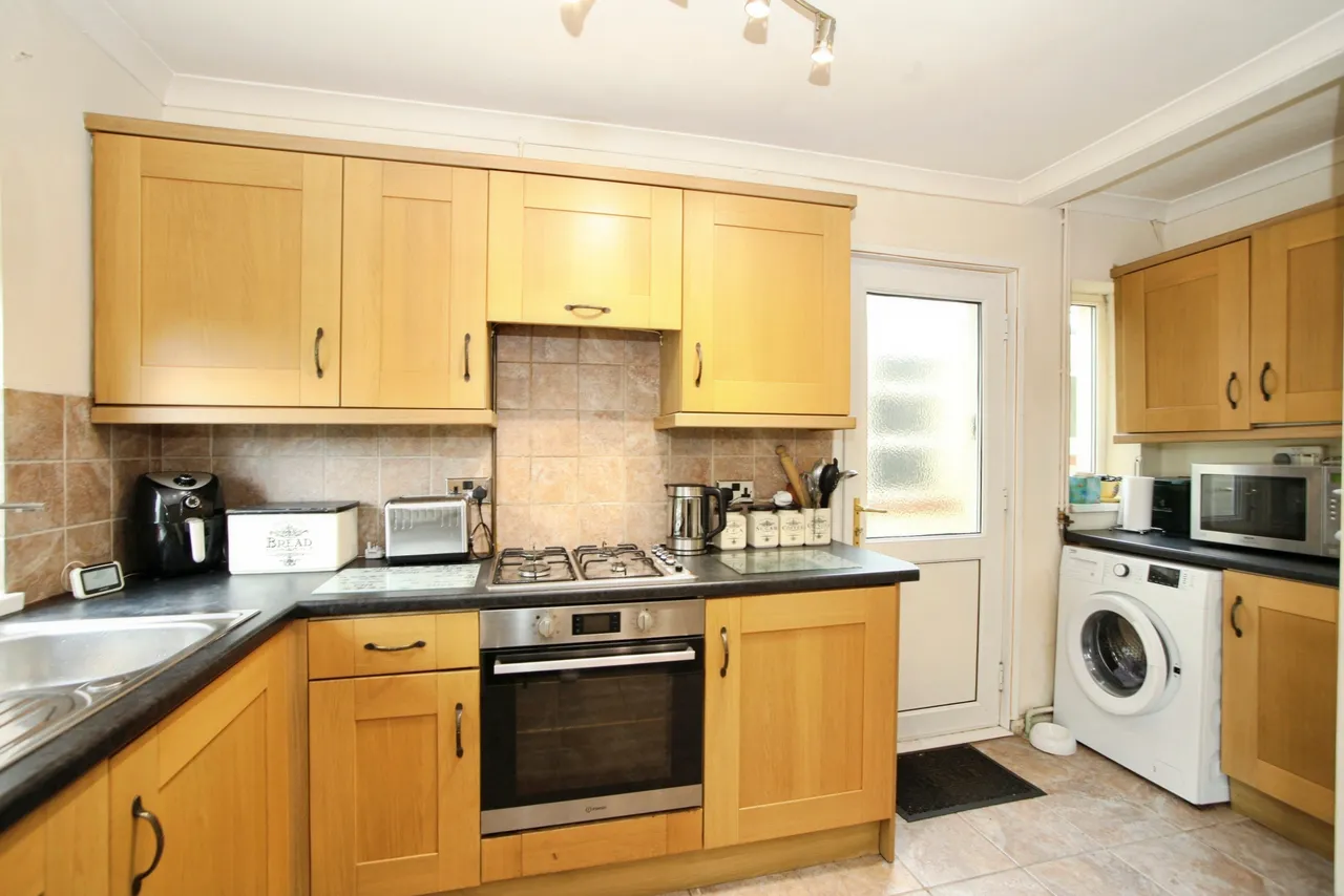 Dynea Road, Pontypridd, photo 8