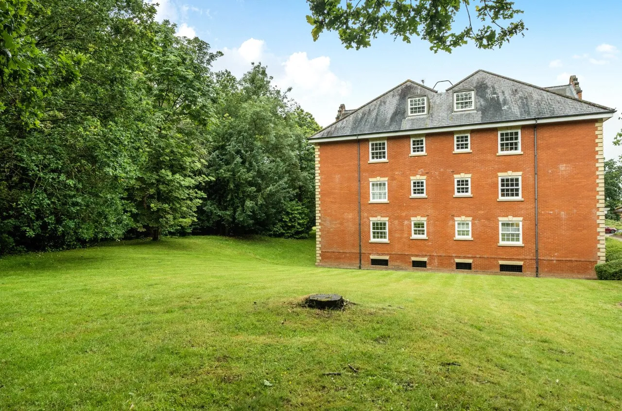 Montague Close, Wokingham, RG40, photo 21
