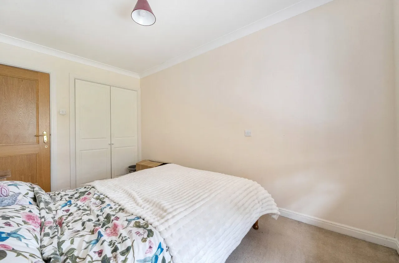 Montague Close, Wokingham, RG40, photo 13
