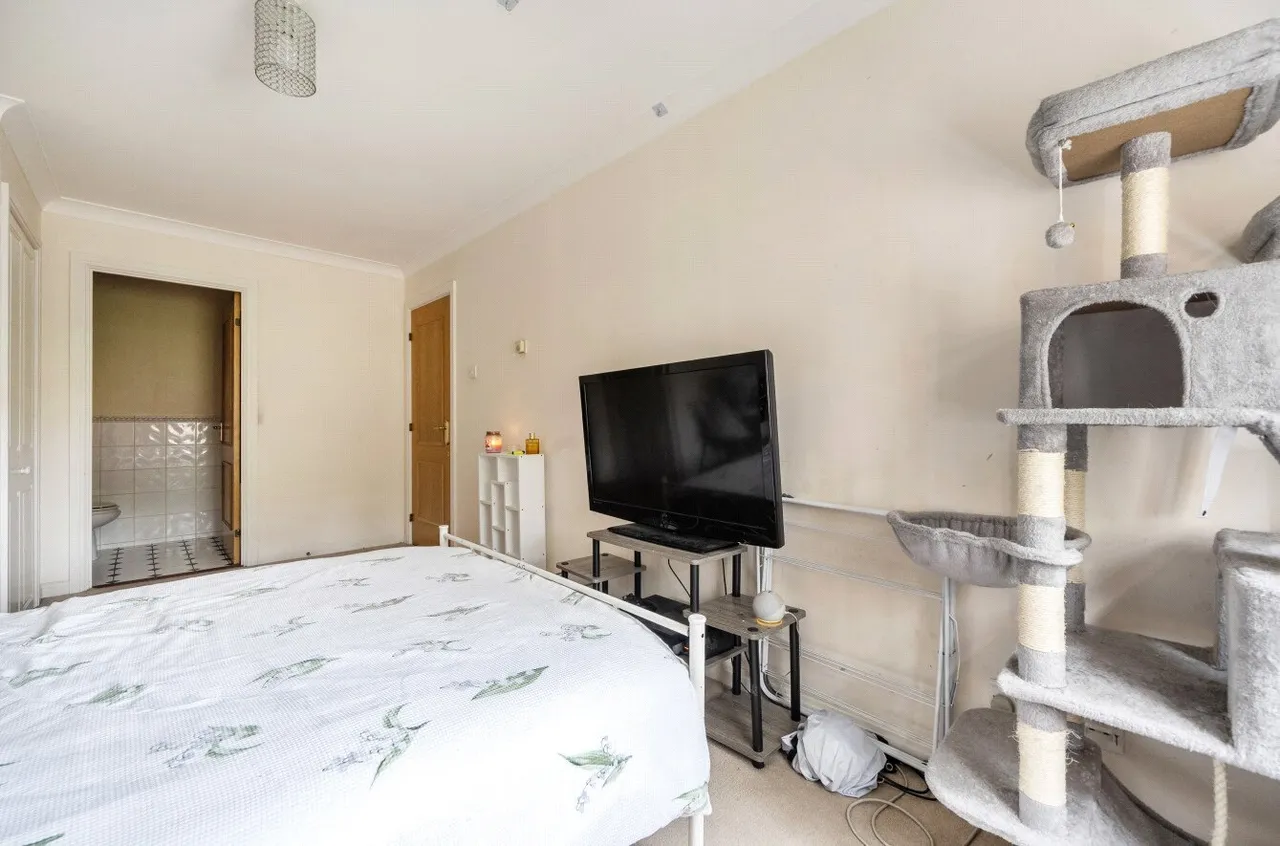 Montague Close, Wokingham, RG40, photo 10