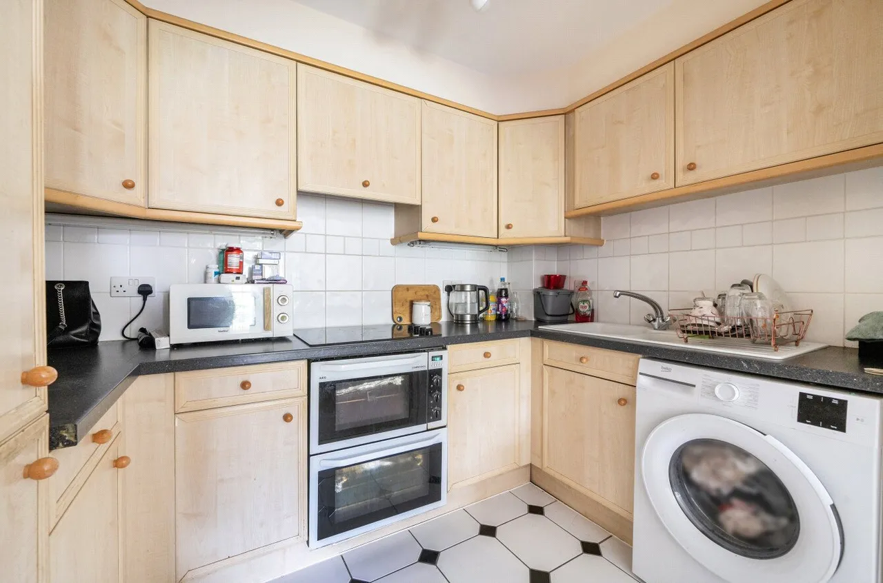 Montague Close, Wokingham, RG40, photo 7