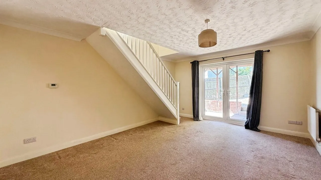 Kingfisher Drive, Westbury, photo 4