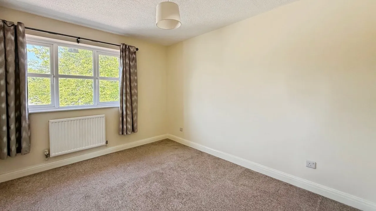 Kingfisher Drive, Westbury, photo 7