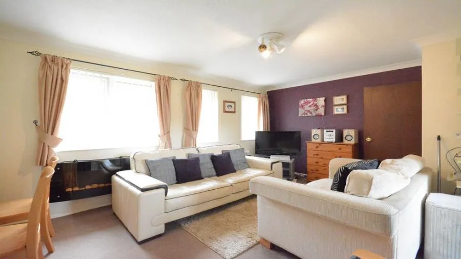 1 bed flat to rent, Chisbury Close, Bracknell, RG12