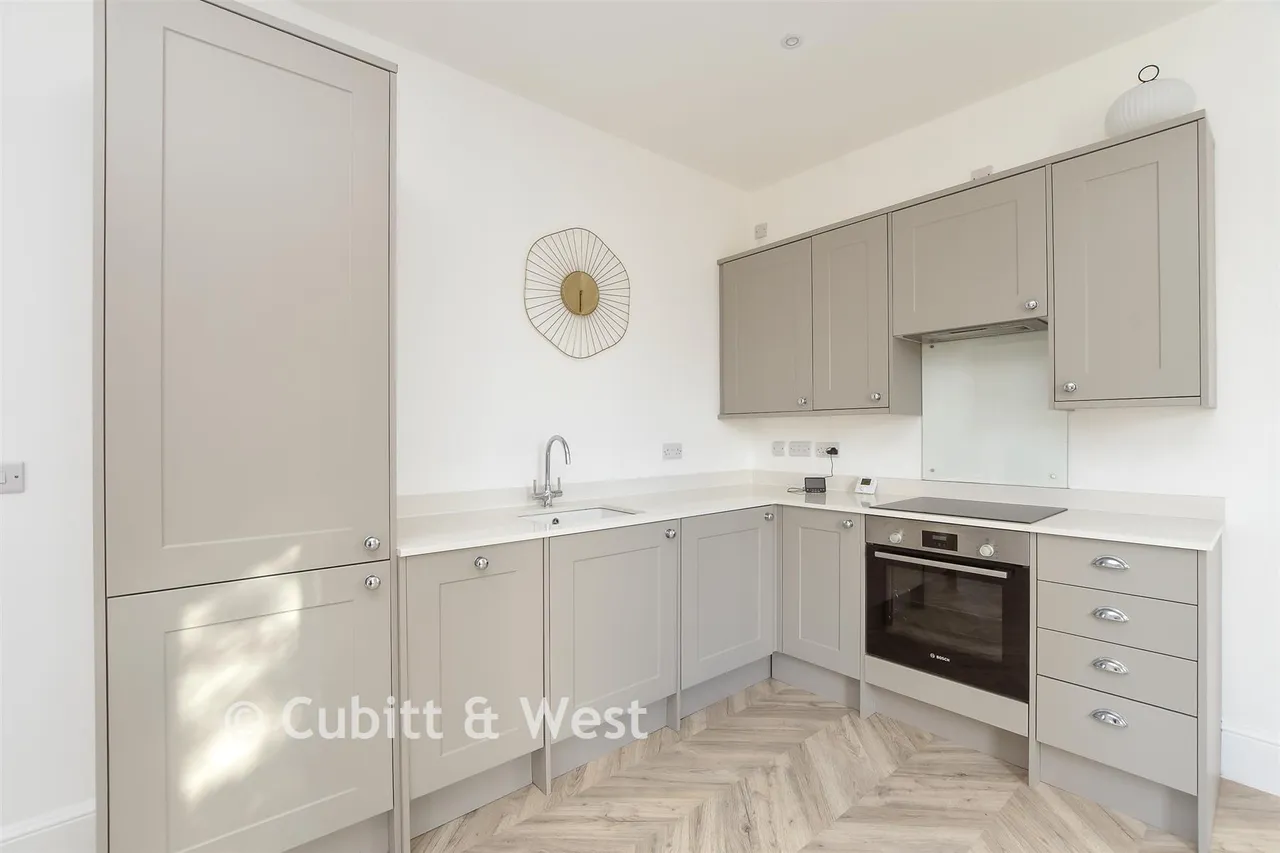 Wray Park Road, Reigate, RH2, photo 4