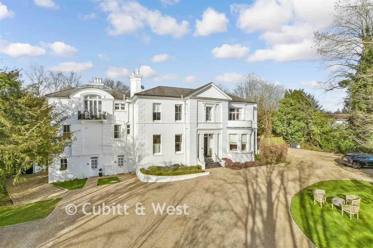 1 bed flat for sale, Wray Park Road, Reigate, RH2