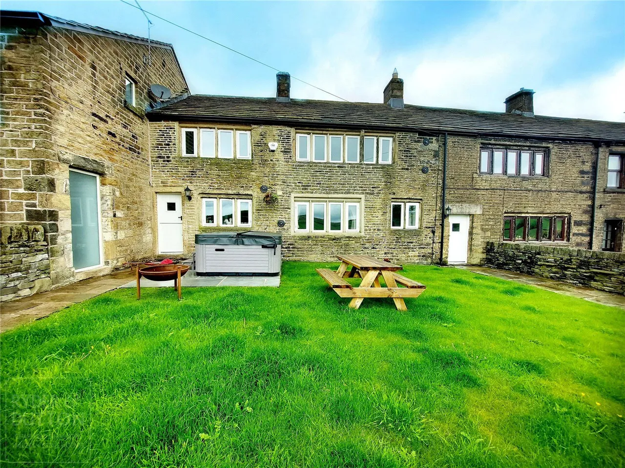 Quarry Lane, Dobcross, OL3, photo 17