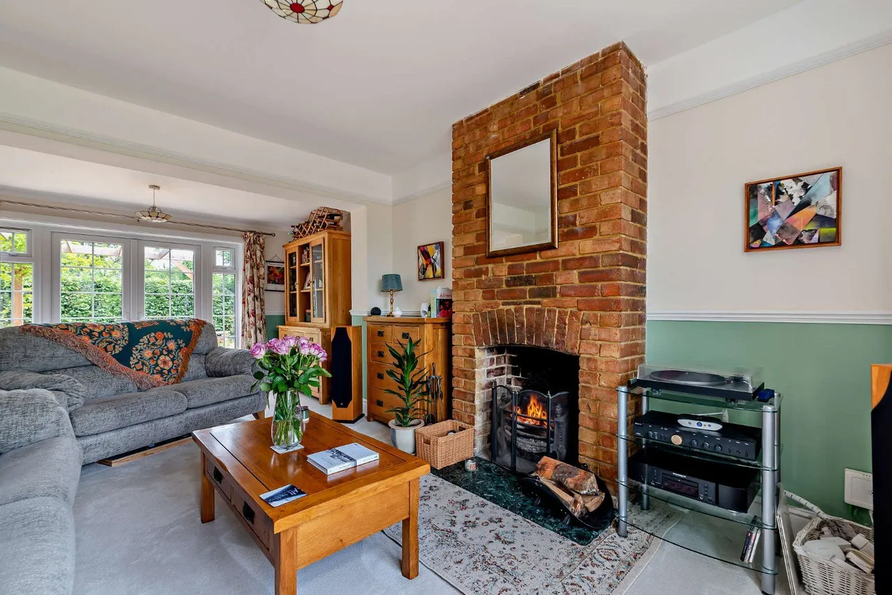 Lickfolds Road, Rowledge, Farnham, Surrey, GU10 4AF, photo 4