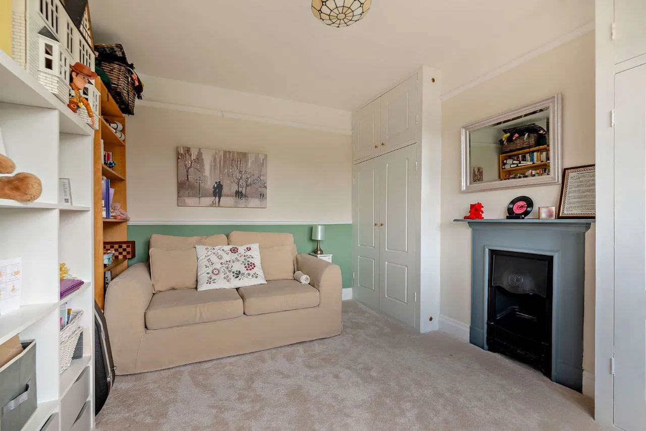 Lickfolds Road, Rowledge, Farnham, Surrey, GU10 4AF, photo 11