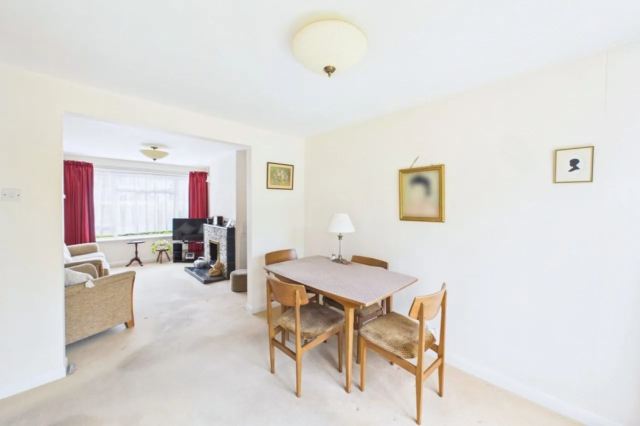 Ashford Gardens, Whitnash, Leamington Spa, photo 6